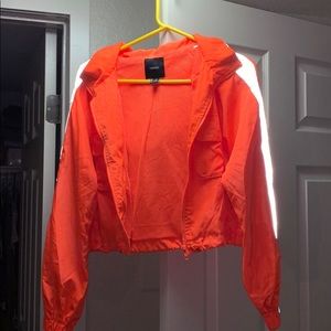 Wind breaker